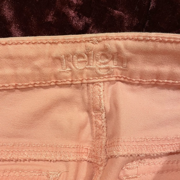 Capri pants, light pink in color. Size 0, smoke free home 🌷🤍 - Picture 2 of 4